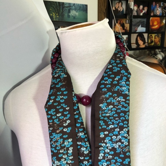 “Me” scarf, blue lily pads on brown background, double layer - Picture 4 of 7